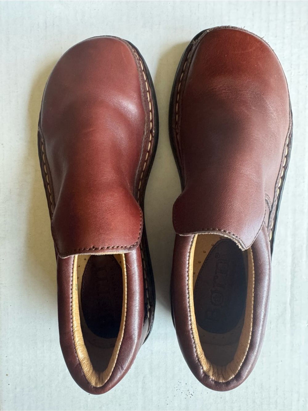 BORN Brown leather women’s loafers excellent condition like new size 6 shoes